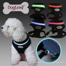 Le nouveau clignotement de sécurité mené harnais de gilet de maille de chien de harnais d&#39;animal familier LED